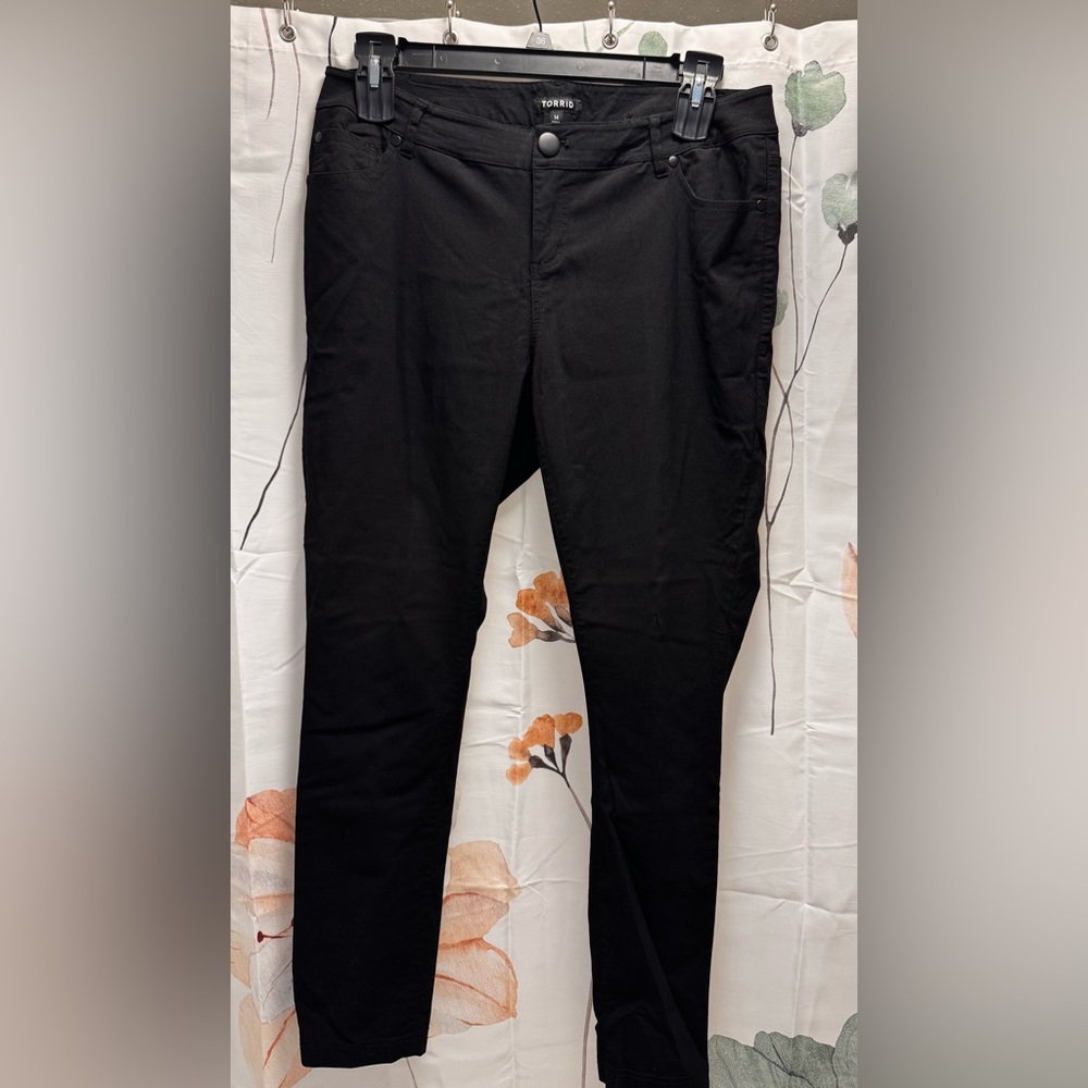 Torrid black pants size 14. New without tags.